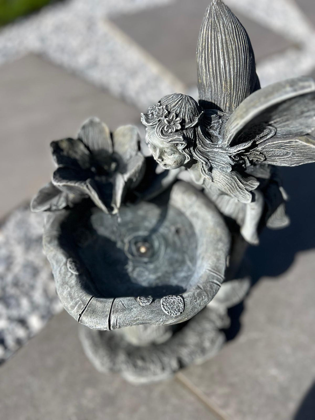 Solar-Powered Fairy and Water Lily Water Feature with LED – 30 × 23 × 43 cm